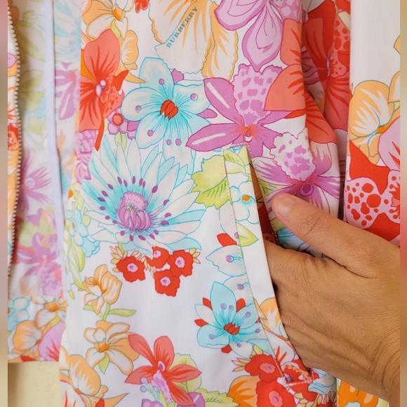 Burberry Flower 🌸 RARE Jacket / Coat Women Girl Purple Orange Green Red White - Picture 3 of 11
